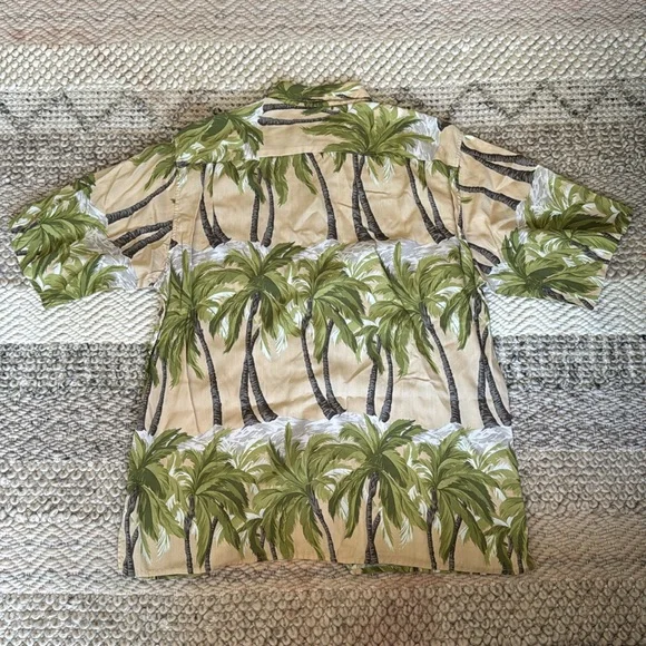 Reyn Spooner Palm Tree Print Hawaiian Tan & Green Pocket Shirt - Picture 6 of 6